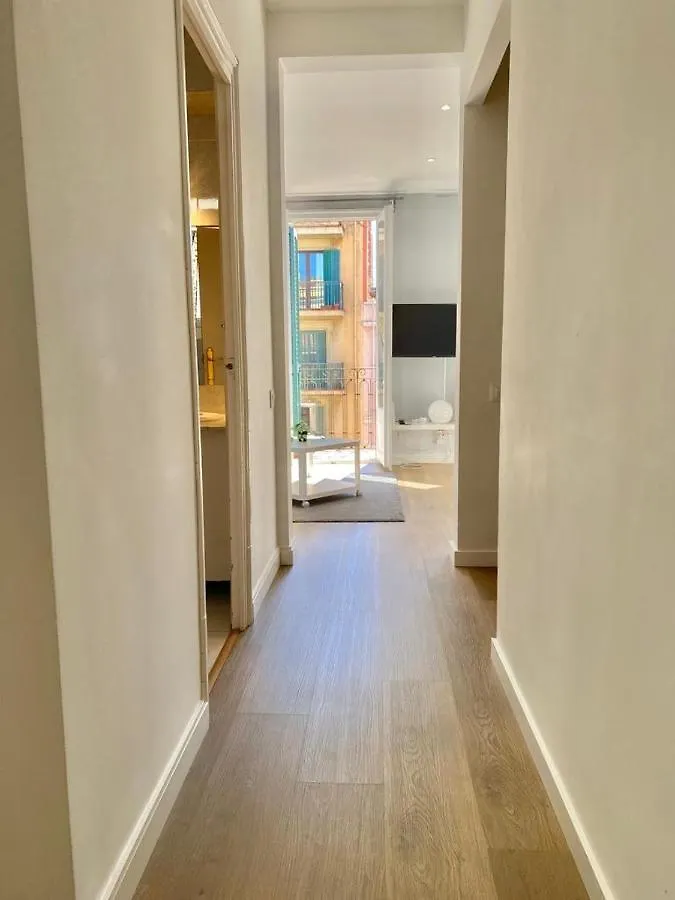 2 Bdr Eixample Apartment Barcelona Spanien
