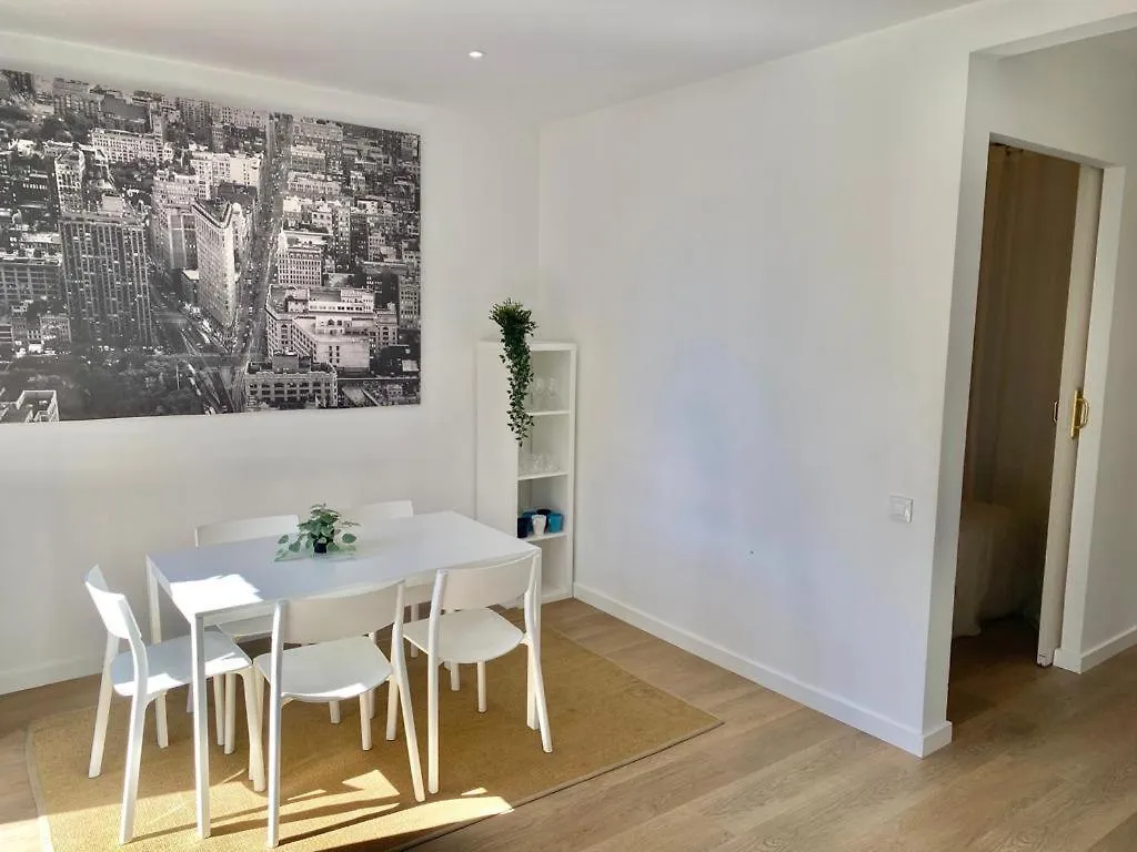 2 Bdr Eixample Apartment Barcelona